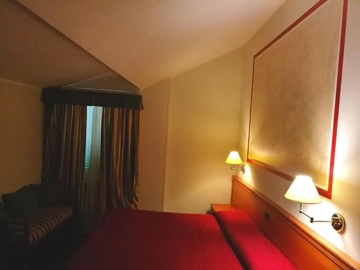 Hotel La Luna لوكا