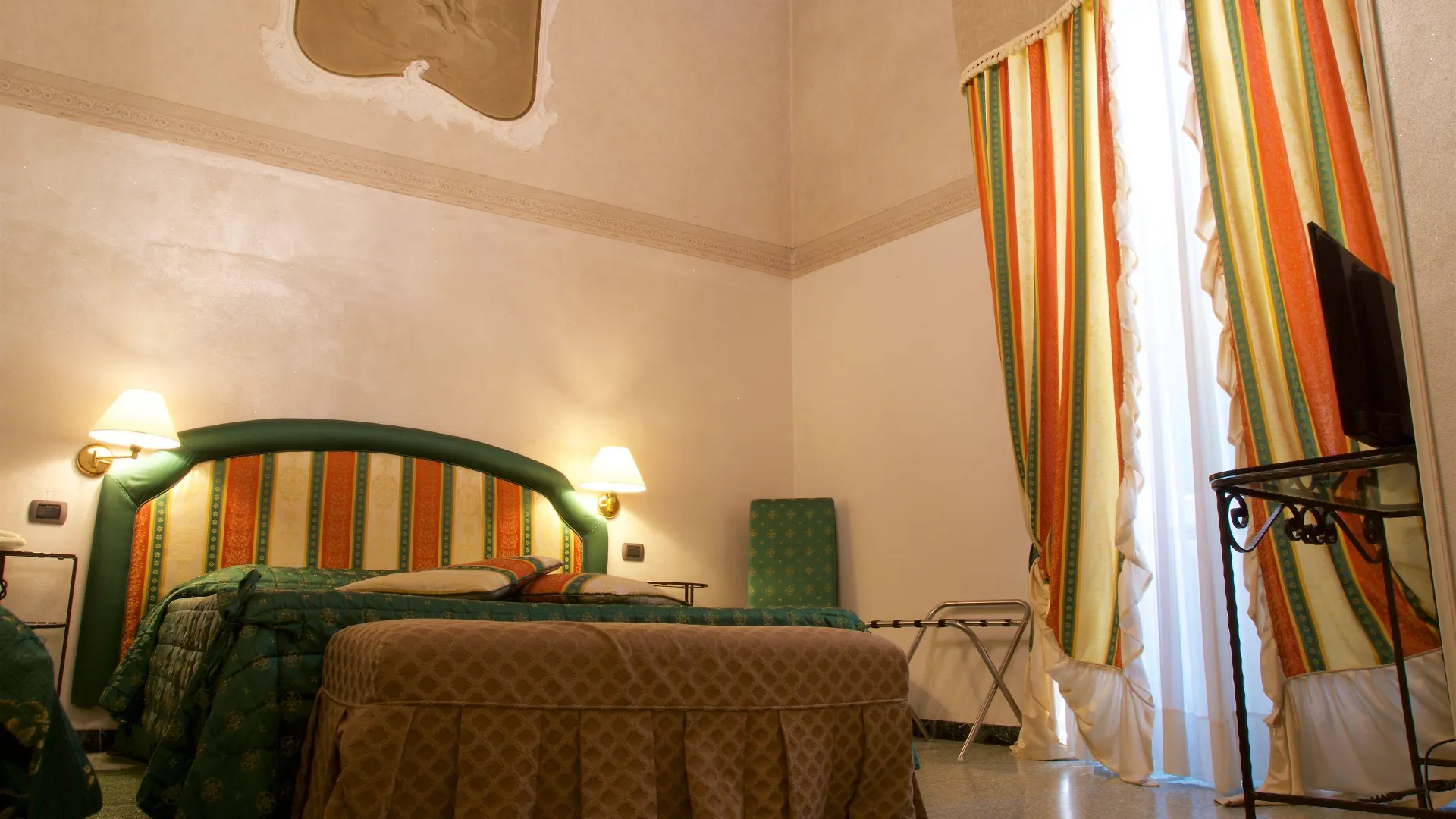 ***  Hotel La Luna لوكا إيطاليا