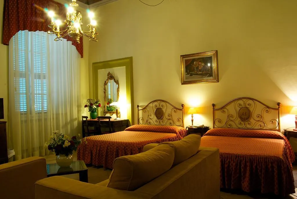 Hotel La Luna لوكا