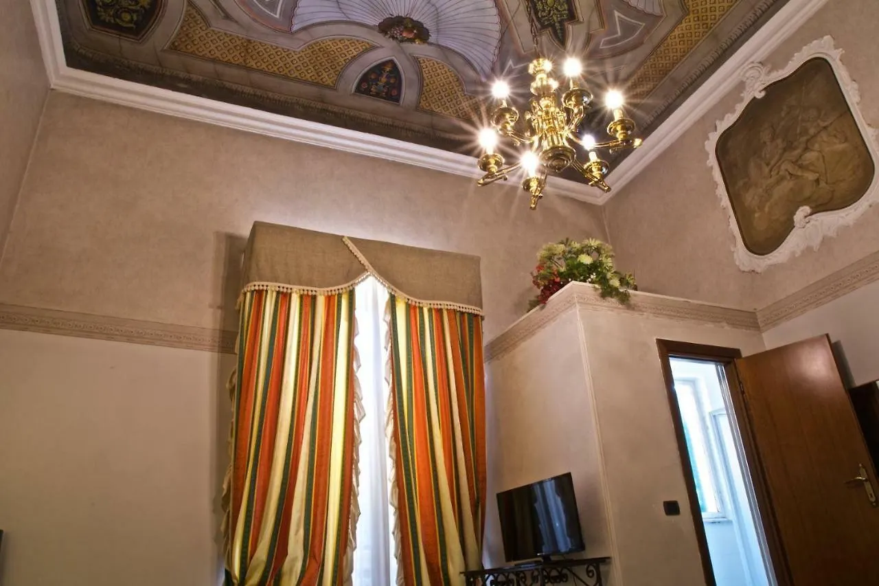 Hotel La Luna لوكا